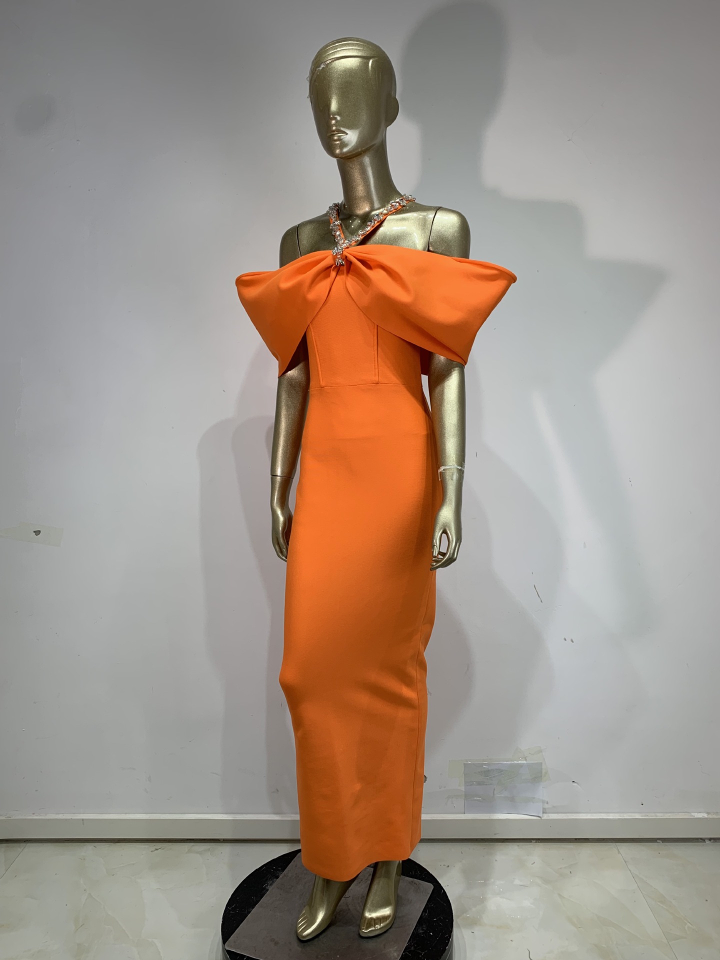 Vestido Maxi Halter con Pedrer - Maxi Dress Halter reseña y precio