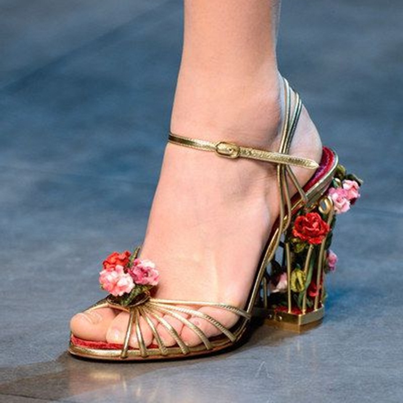 Sandalias de lujo con forma de - Sandal Strappy Heeled reseña y precio